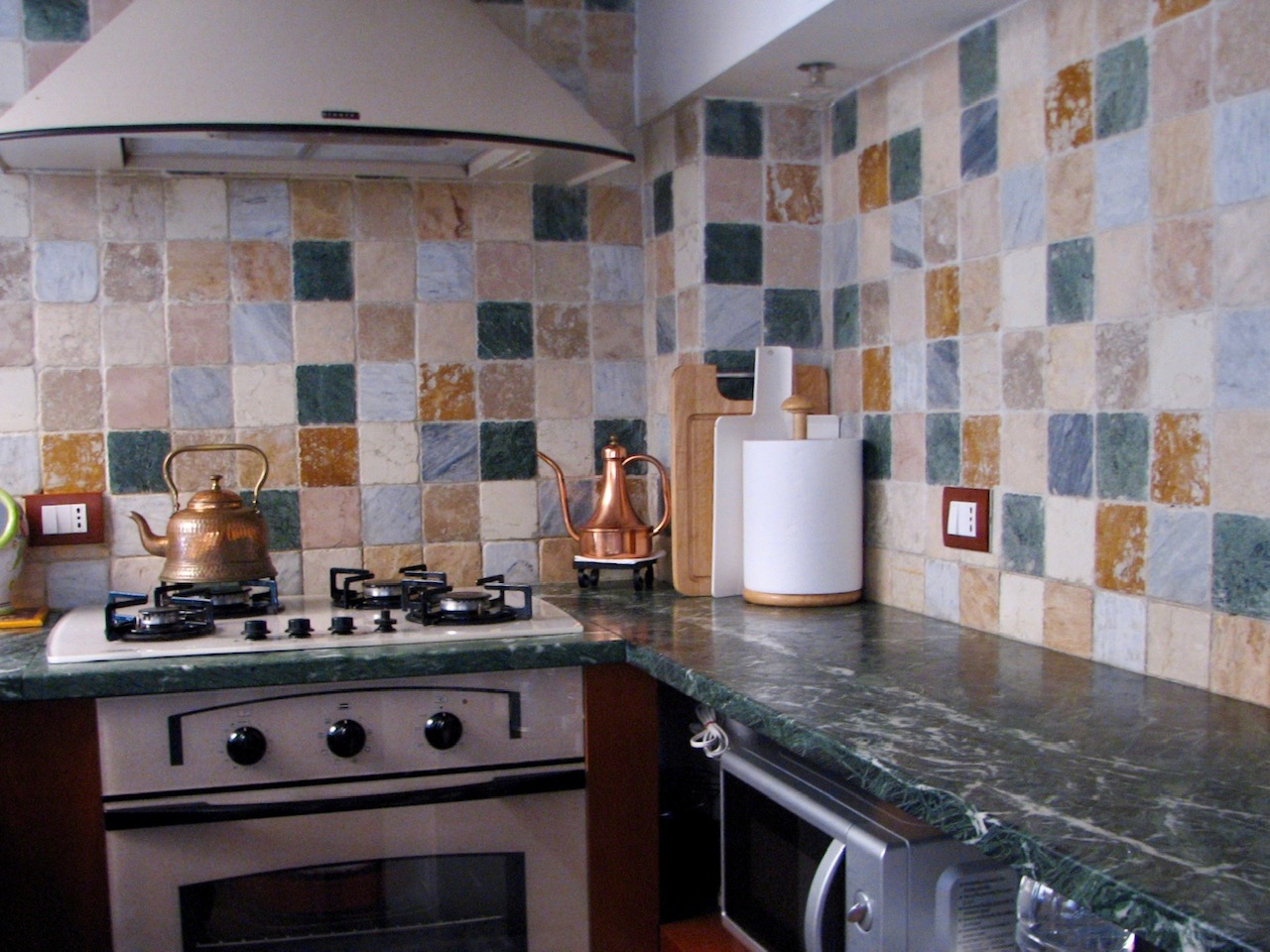 4 o pi locali in vendita a Palermo