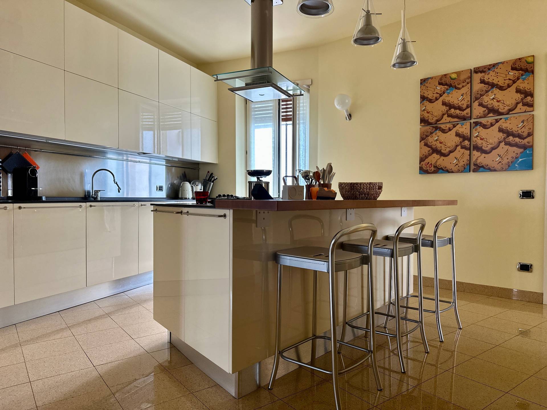 4 o pi locali in affitto a Milano, Washington