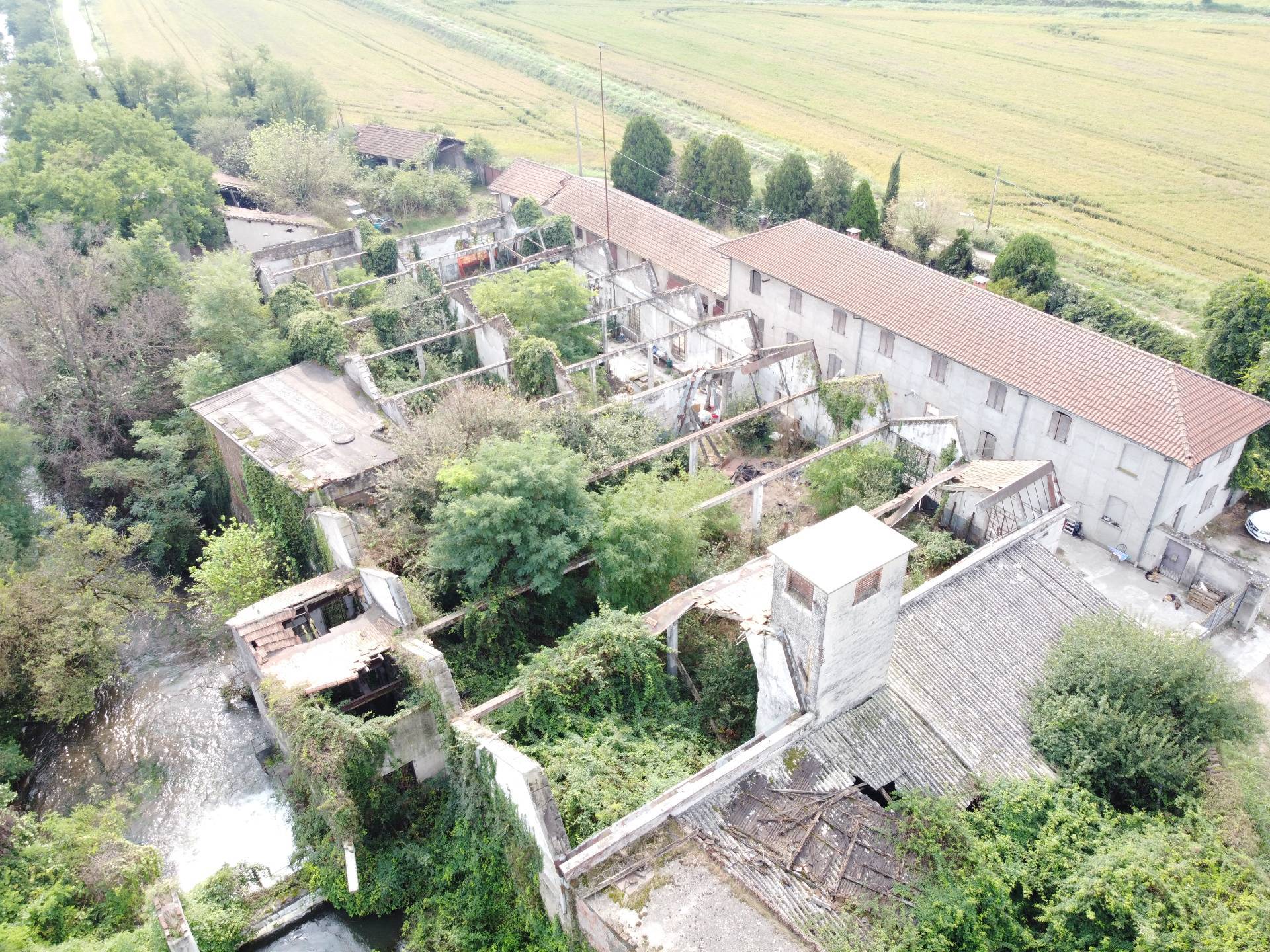 Rustico/Casale/Corte in vendita a Vigevano, Sforzesca