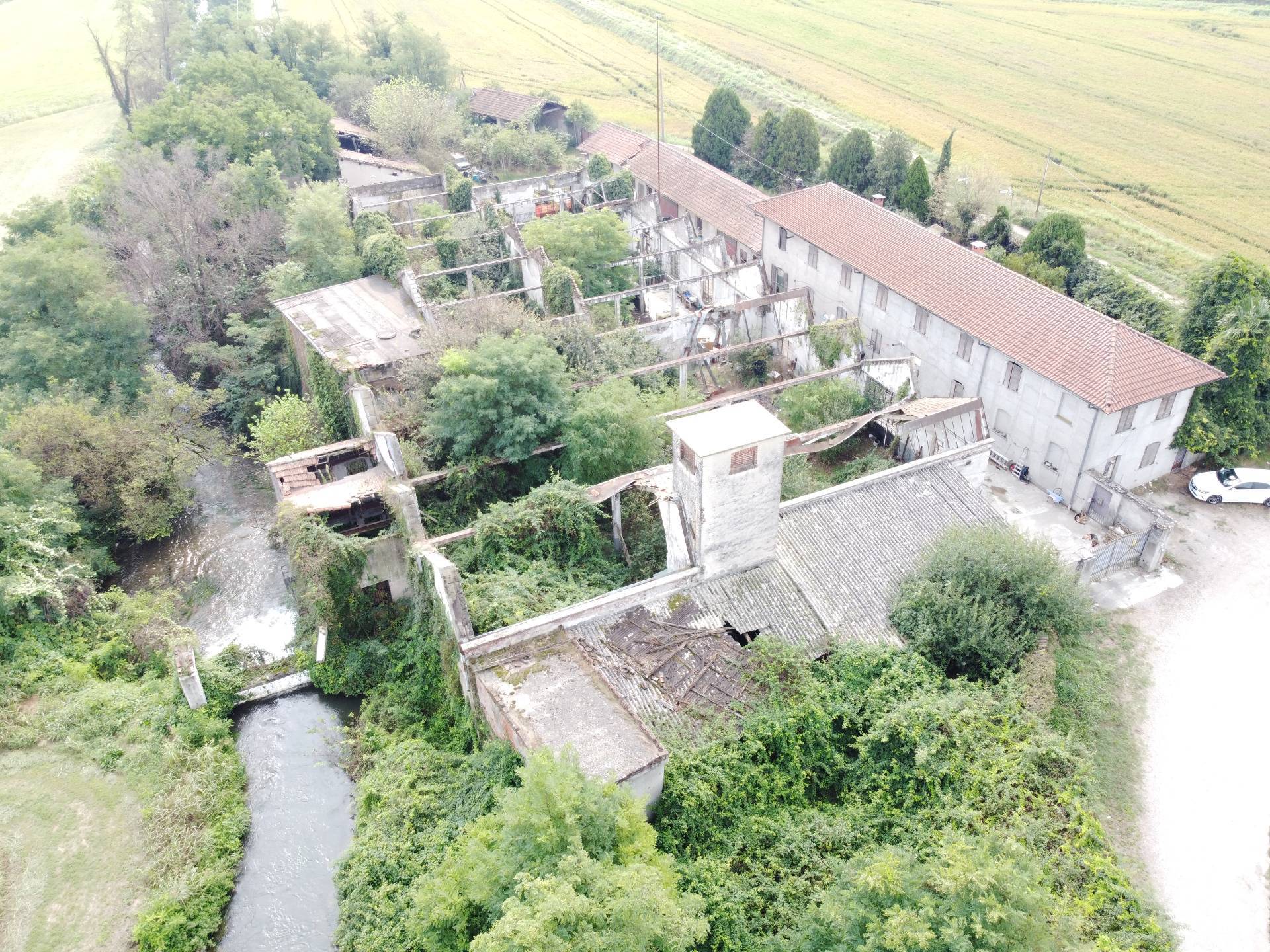 Rustico/Casale/Corte in vendita a Vigevano, Sforzesca