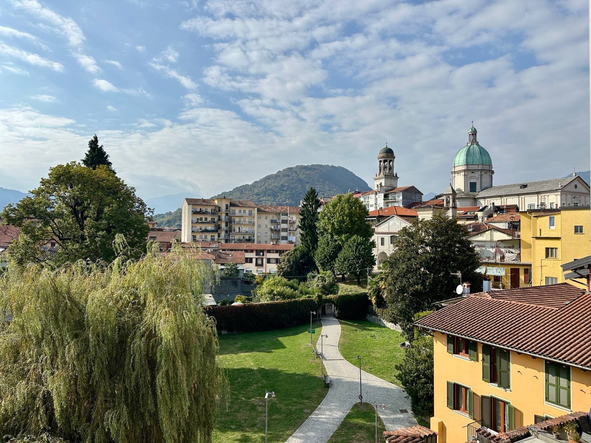 3 locali in vendita a Verbania, Intra centro