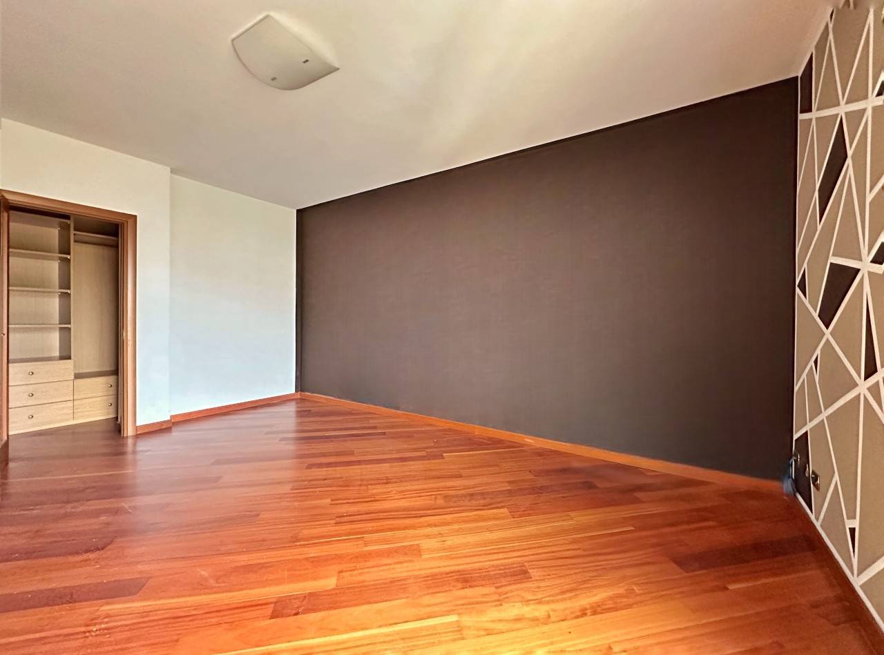 3 locali in vendita a Verbania, Intra centro