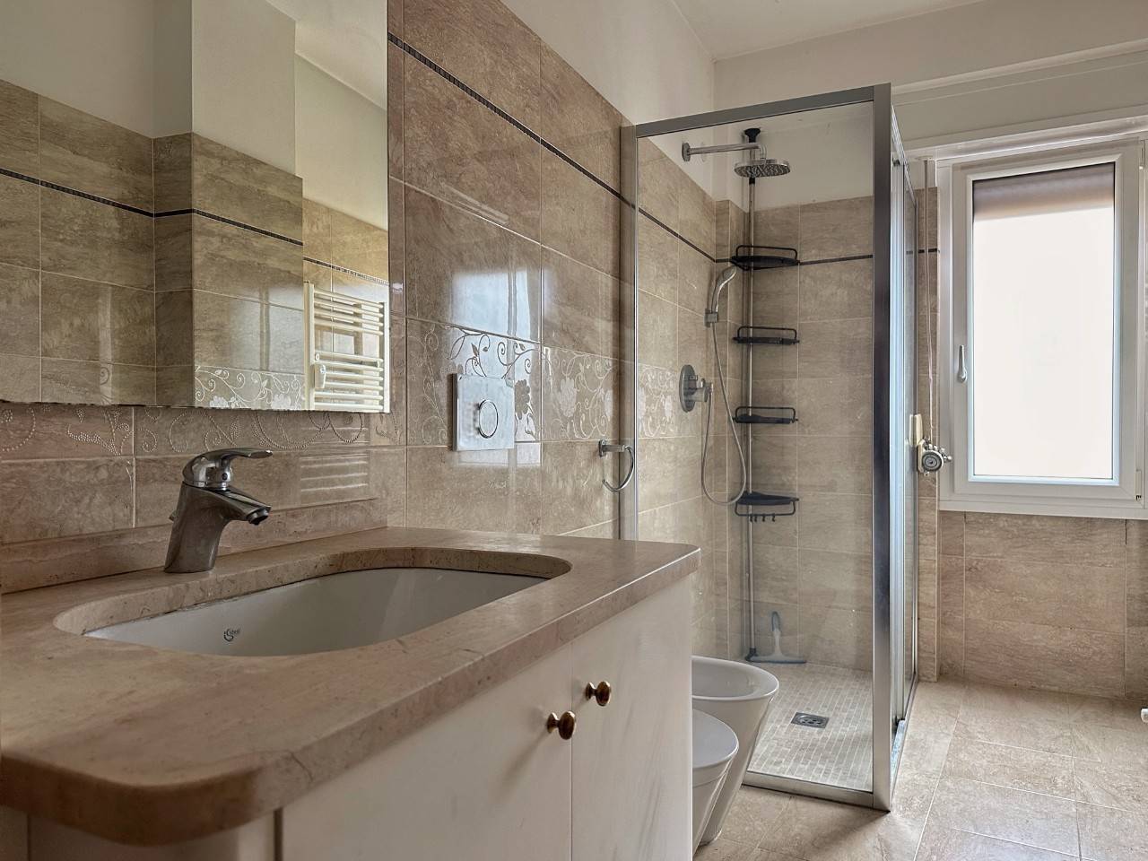 3 locali in vendita a Verbania, Intra centro