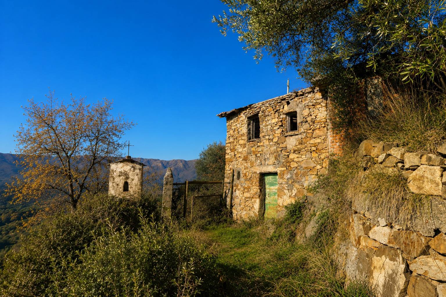 Rustico/Casale/Corte in vendita a Imperia, Montegrazie