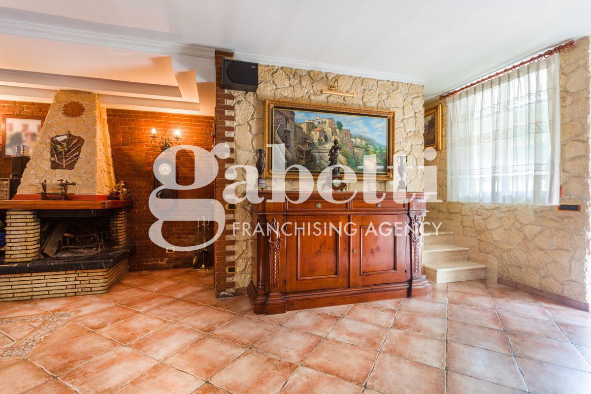 Villa con box doppio a Villaricca