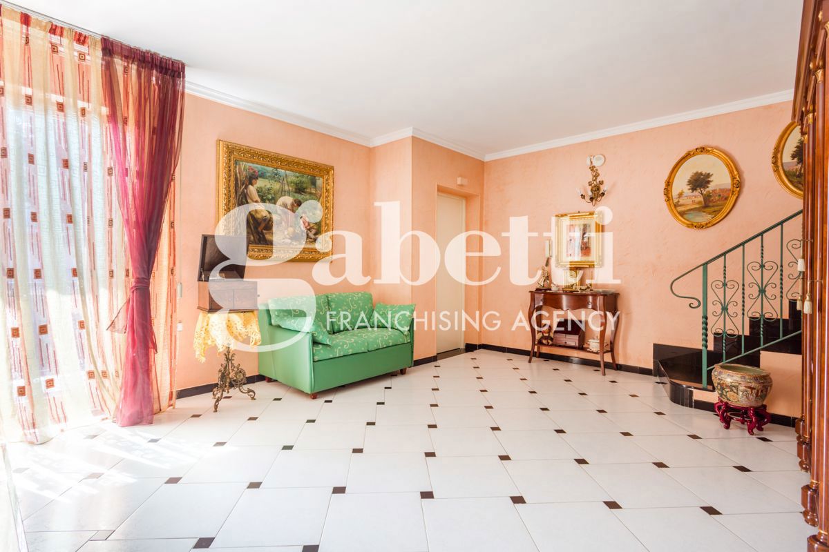 Villa con box doppio a Villaricca