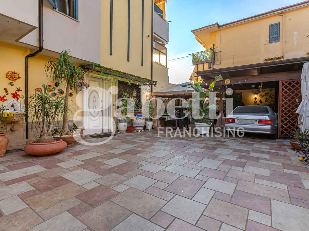 Villa con box doppio a Villaricca