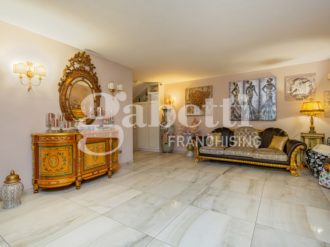 Villa con box doppio a Villaricca