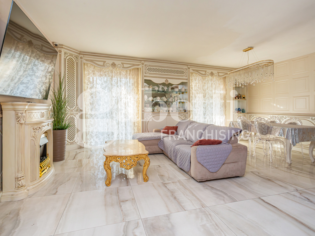 Villa con box doppio a Villaricca