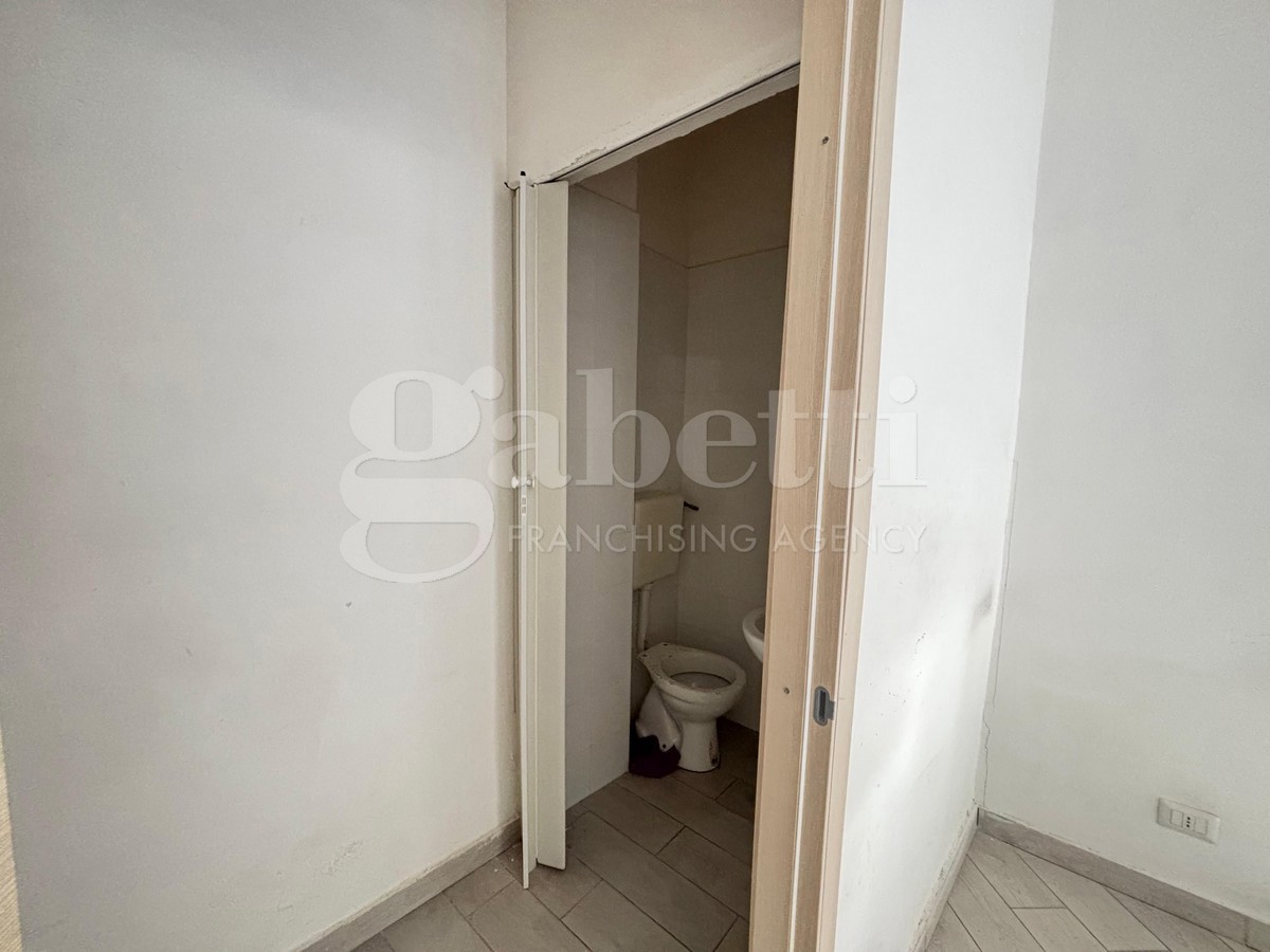 Negozio in affitto a Qualiano