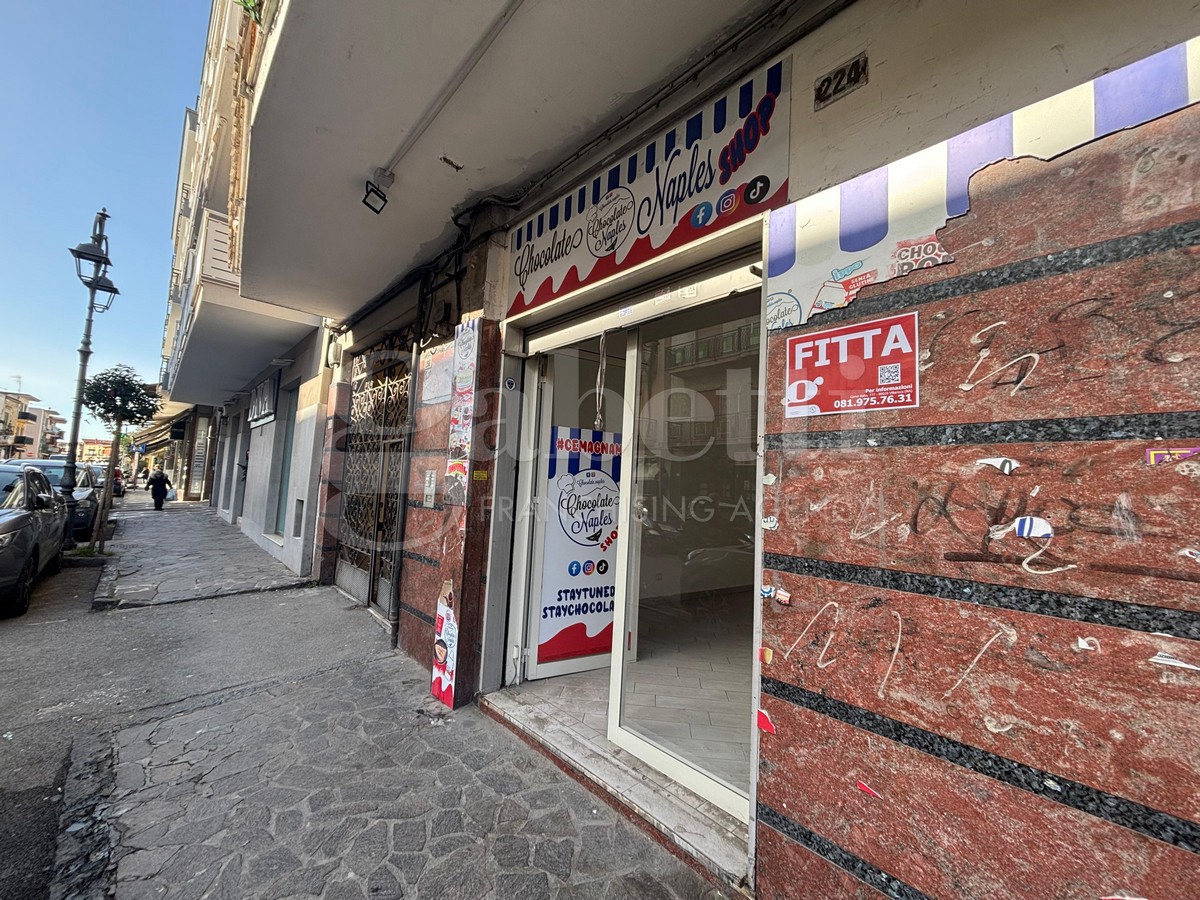 Negozio in affitto a Qualiano