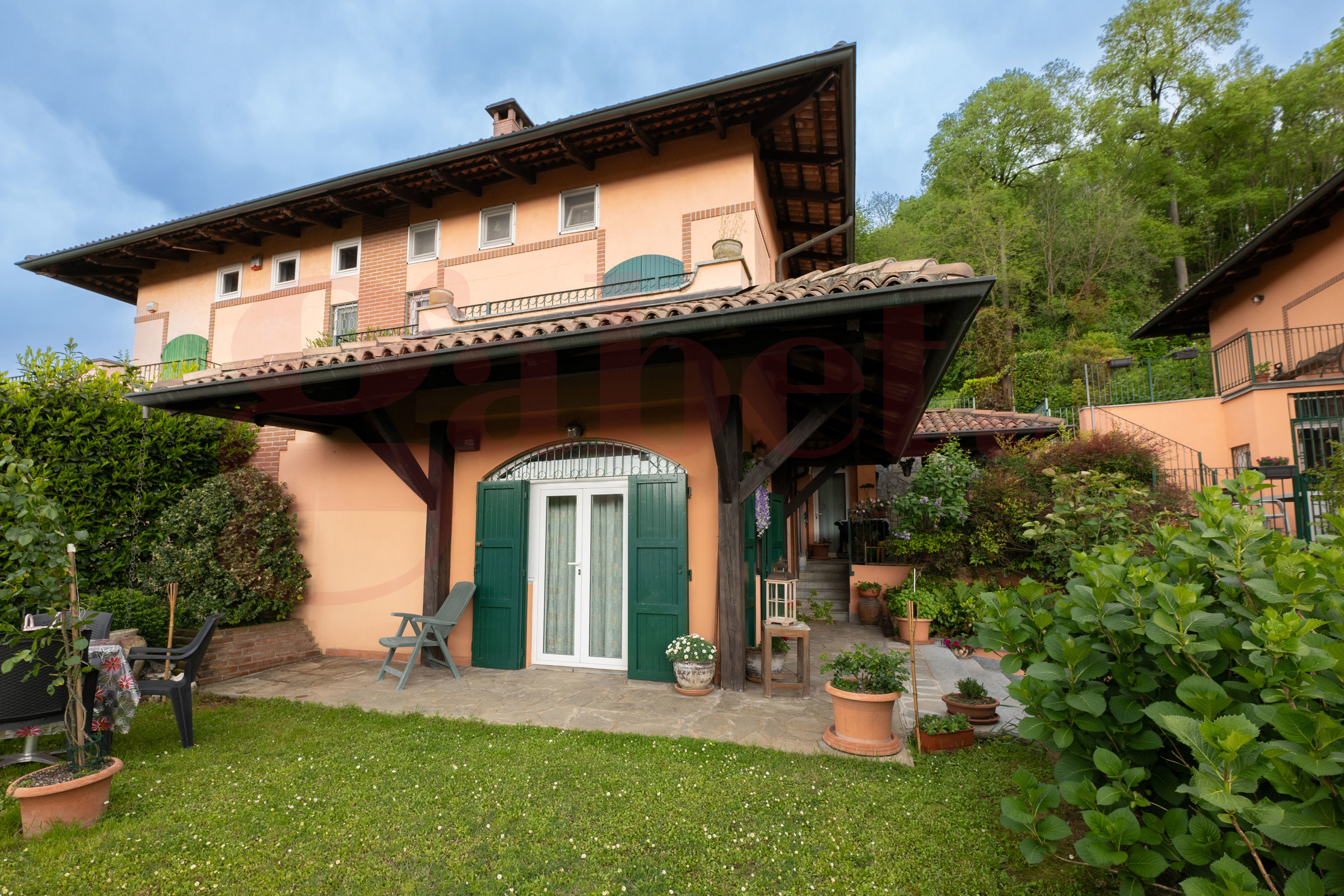 Villa Bifamiliare con giardino a Castiglione Torinese