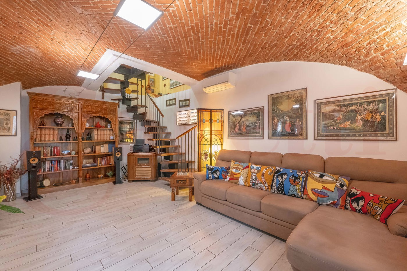 Quadrilocale con box doppio a Venaria Reale