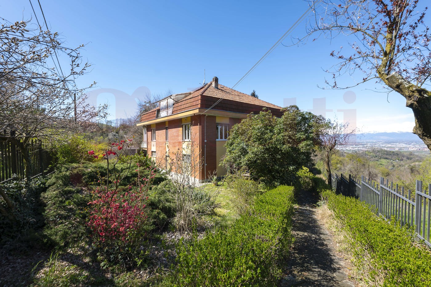 Villa con giardino a Castiglione Torinese