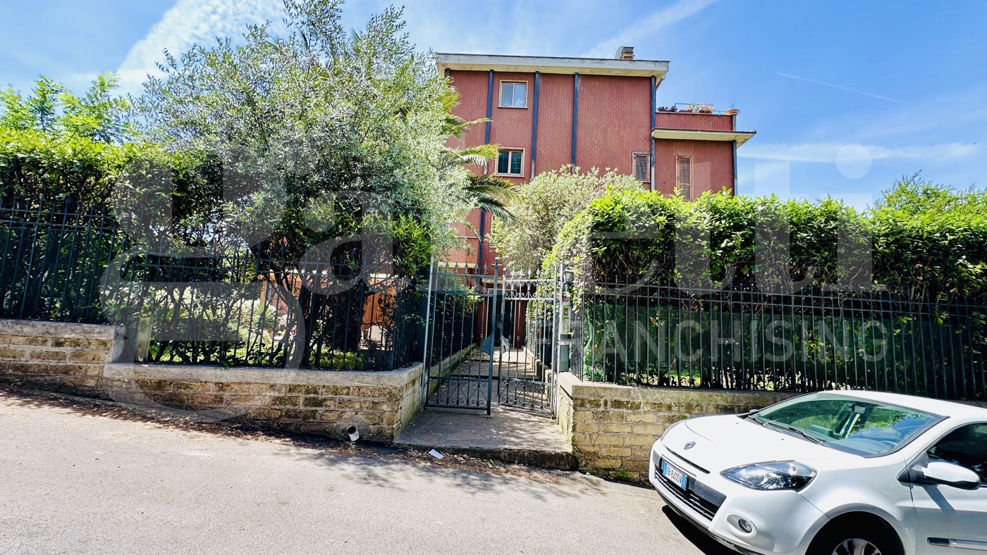 Quadrilocale ristrutturato a Grottaferrata