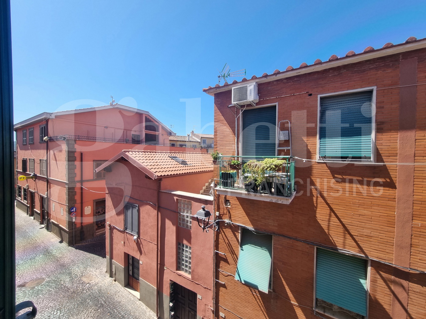 Bilocale da ristrutturare a Colonna