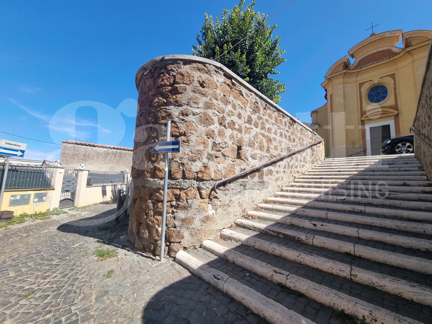 Bilocale da ristrutturare a Colonna