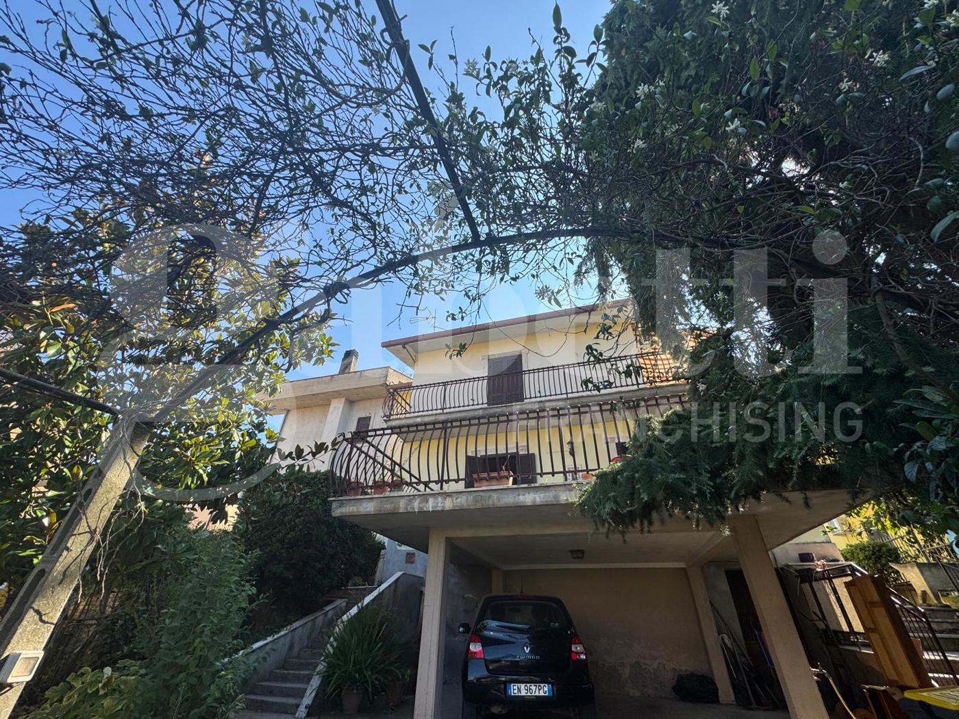 Trilocale con giardino a Marino