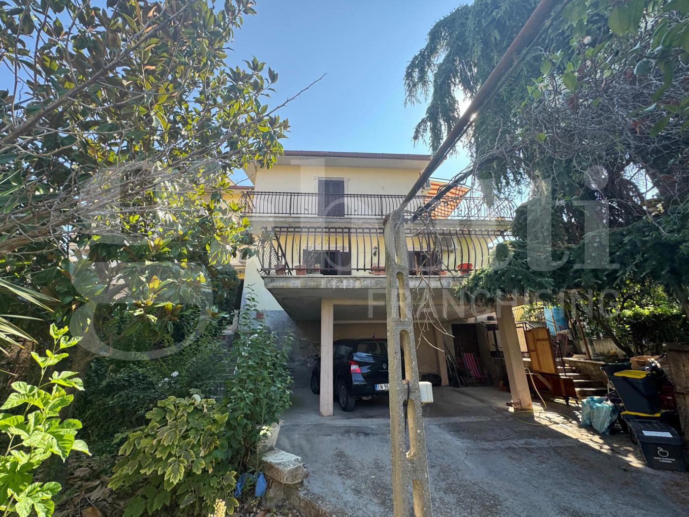 Trilocale con giardino a Marino