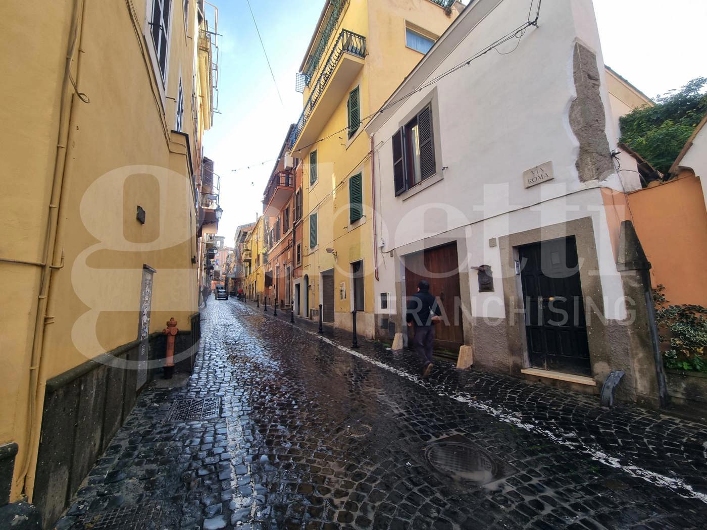 Negozio in vendita a Marino