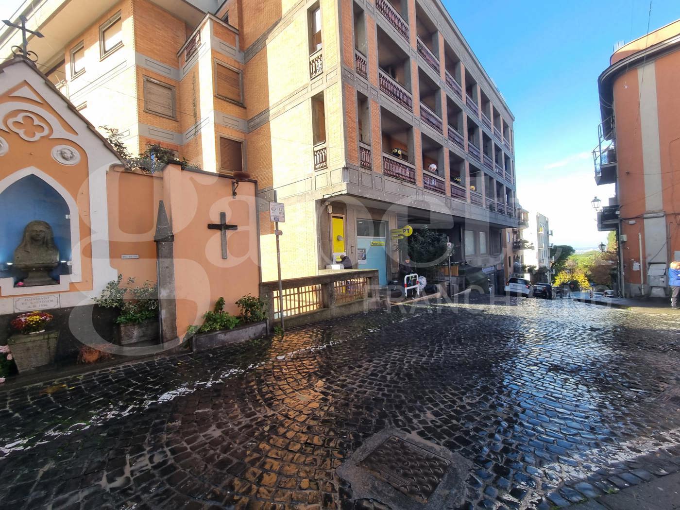 Negozio in vendita a Marino