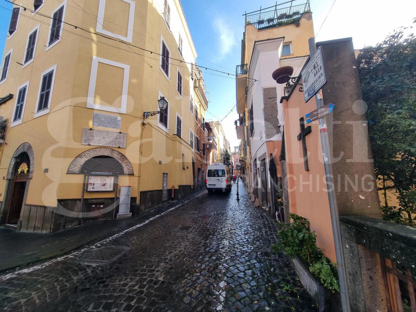 Negozio in vendita a Marino