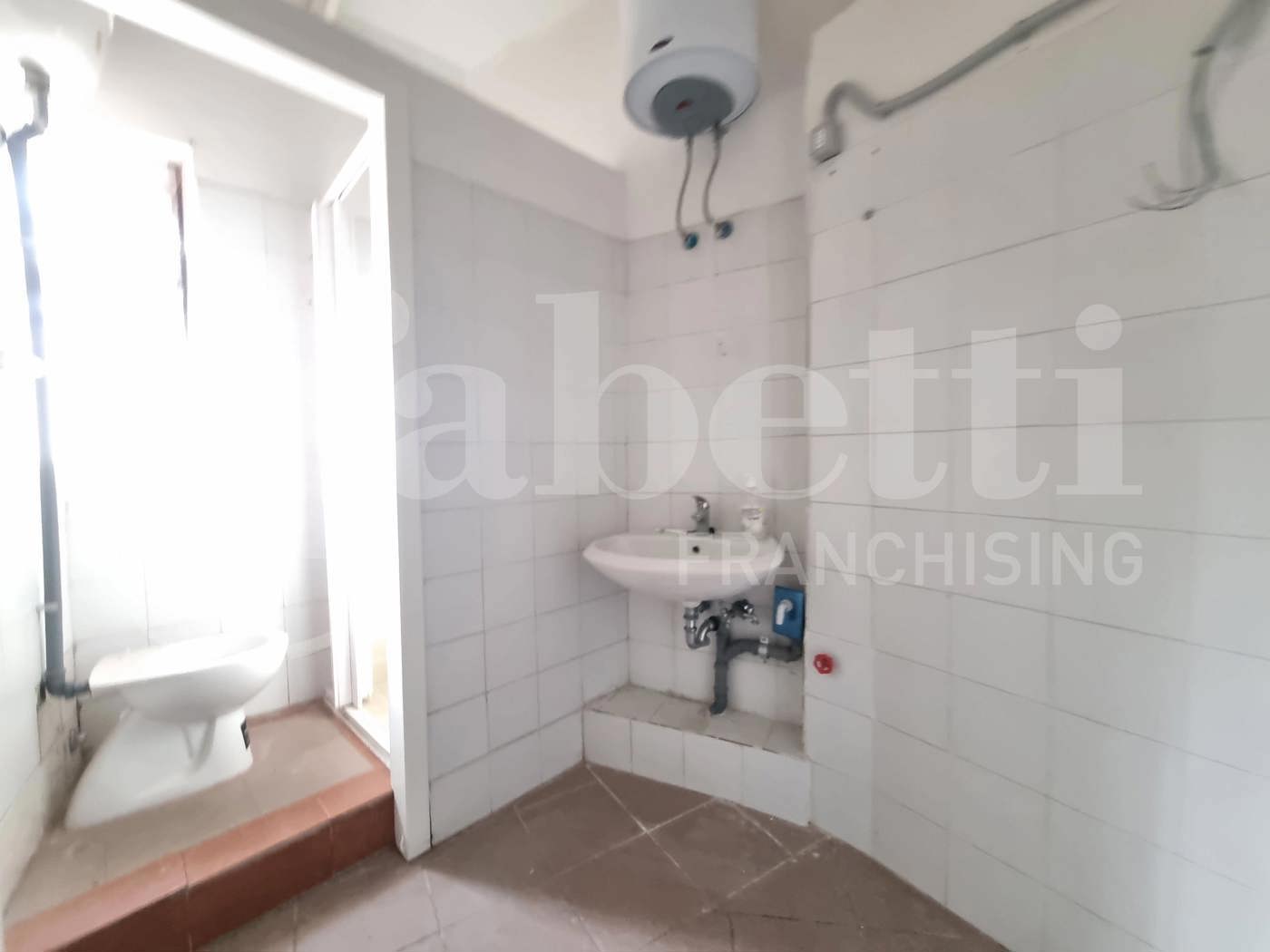 Negozio in vendita a Marino