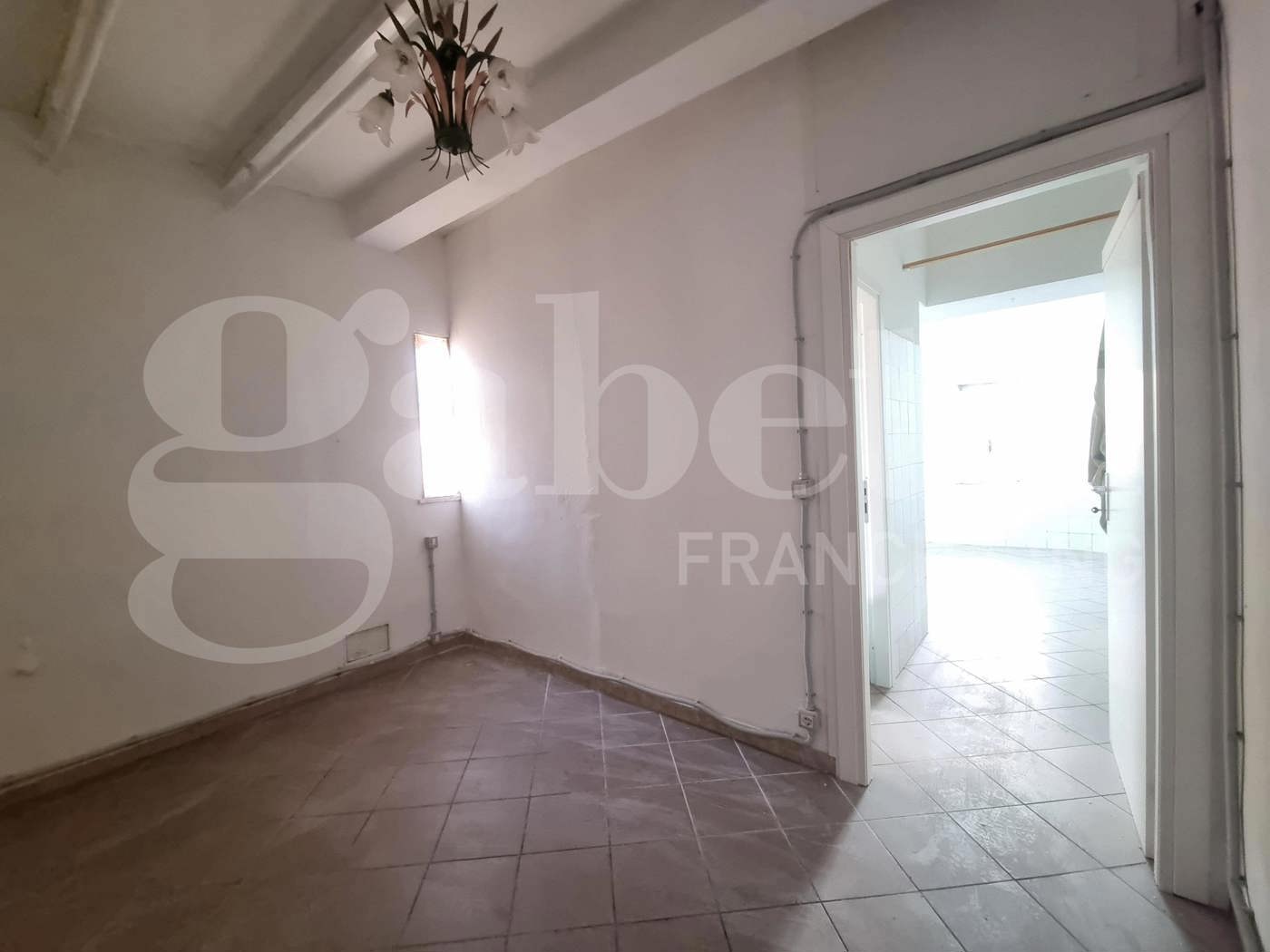 Negozio in vendita a Marino