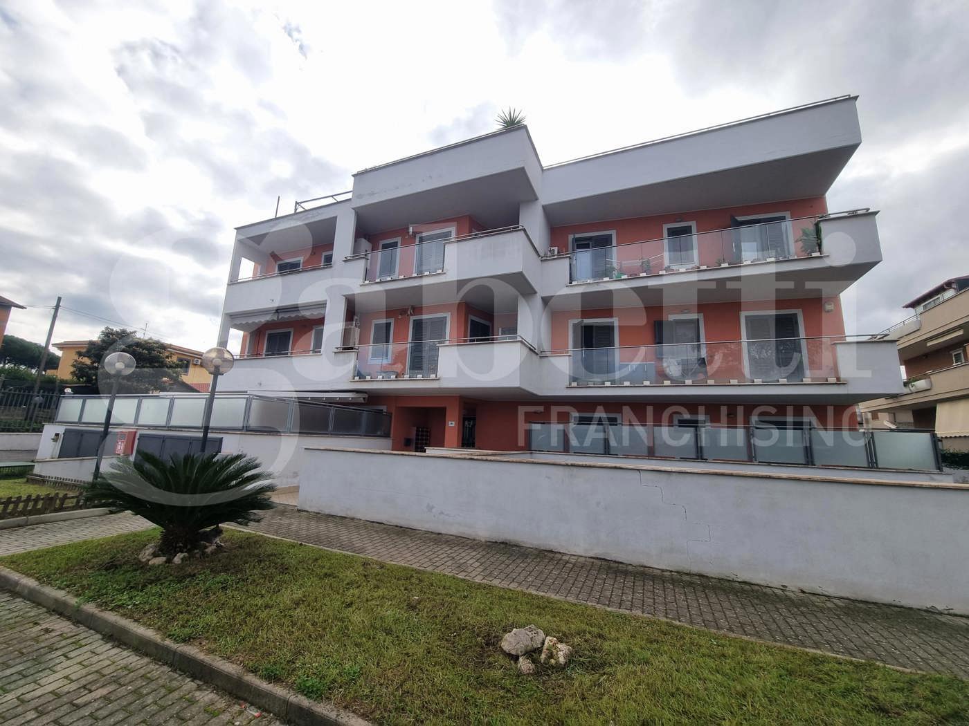 Monolocale arredato in affitto a Marino