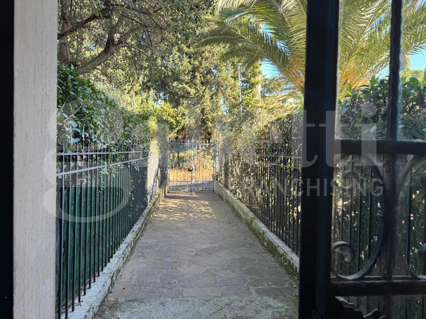 Trilocale con box doppio a Grottaferrata