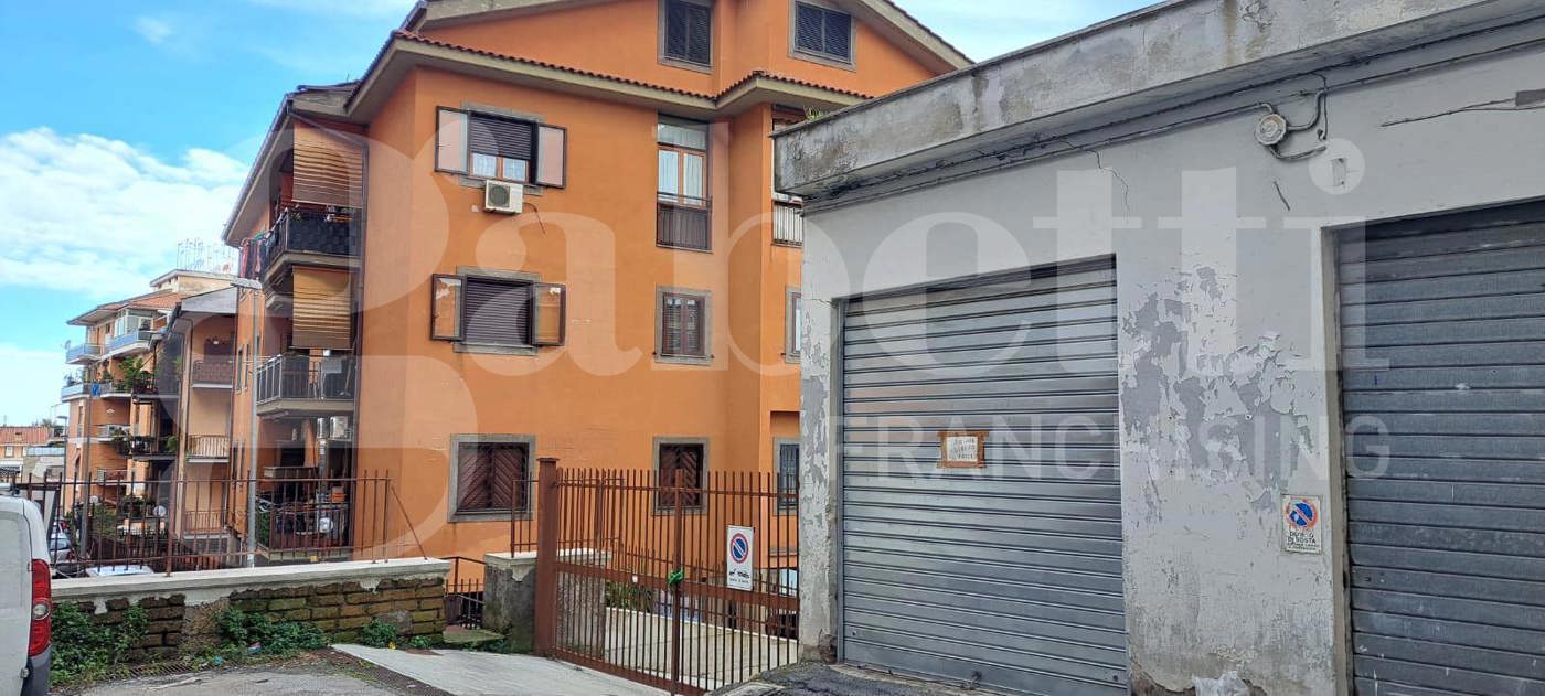Box/Garage 40mq in vendita a Marino