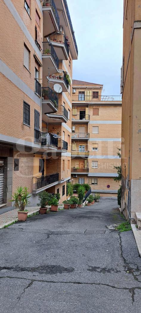 Box/Garage 40mq in vendita a Marino