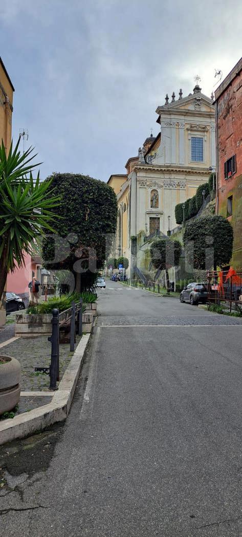 Box/Garage 40mq in vendita a Marino