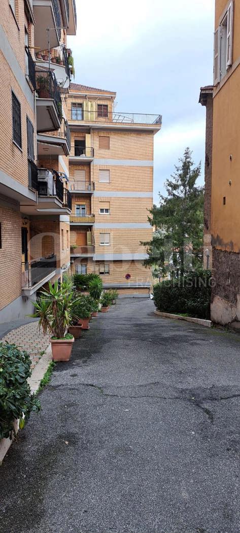 Box/Garage 40mq in vendita a Marino