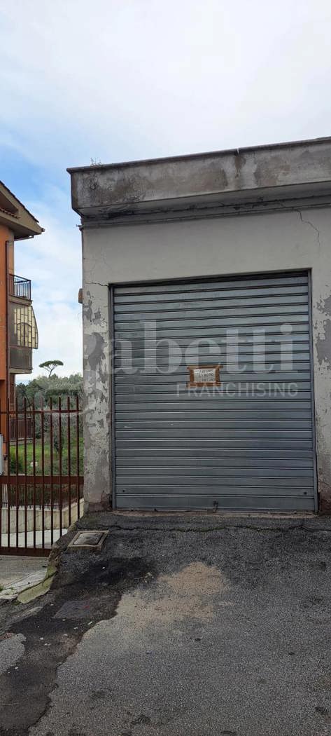 Box/Garage 40mq in vendita a Marino