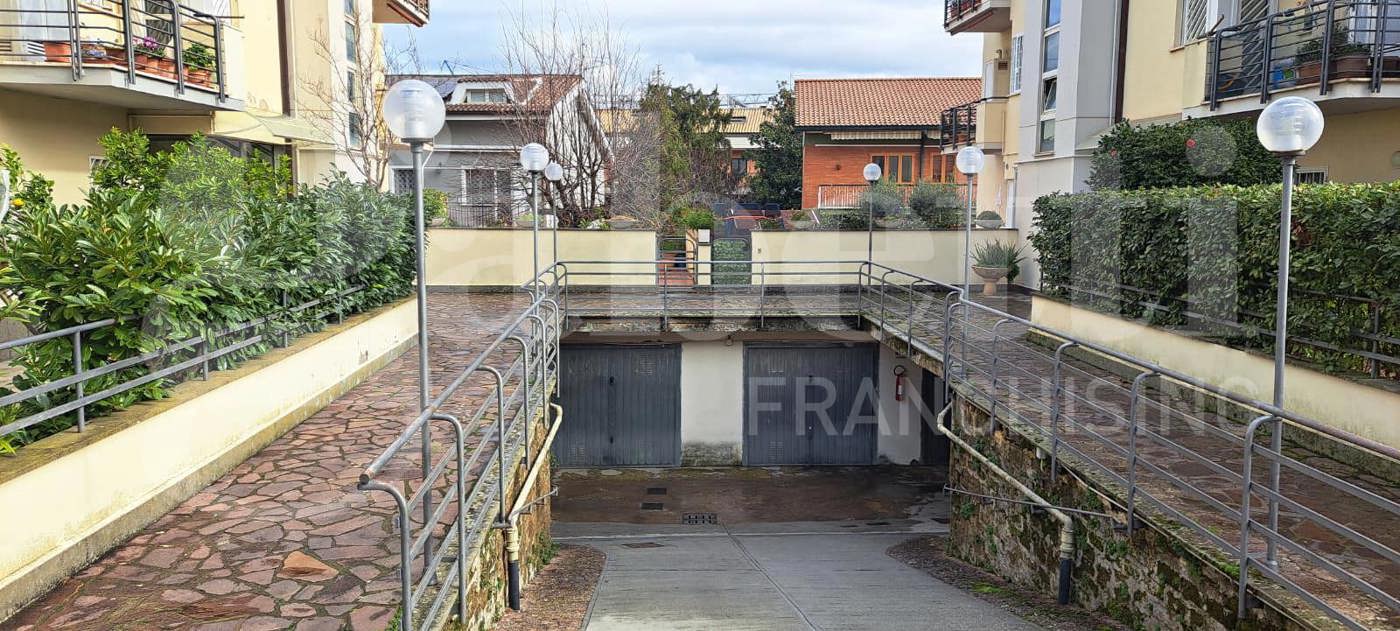 Box/Garage 43mq in vendita a Marino