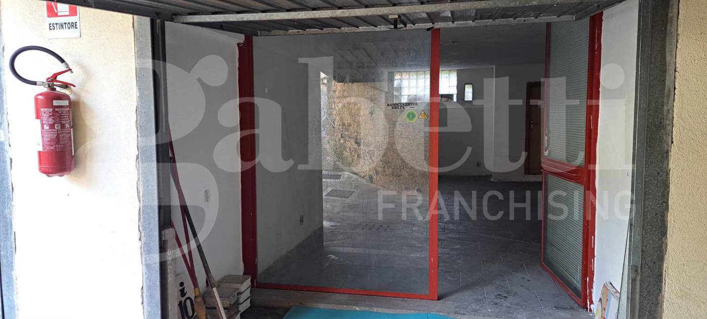 Box/Garage 43mq in vendita a Marino