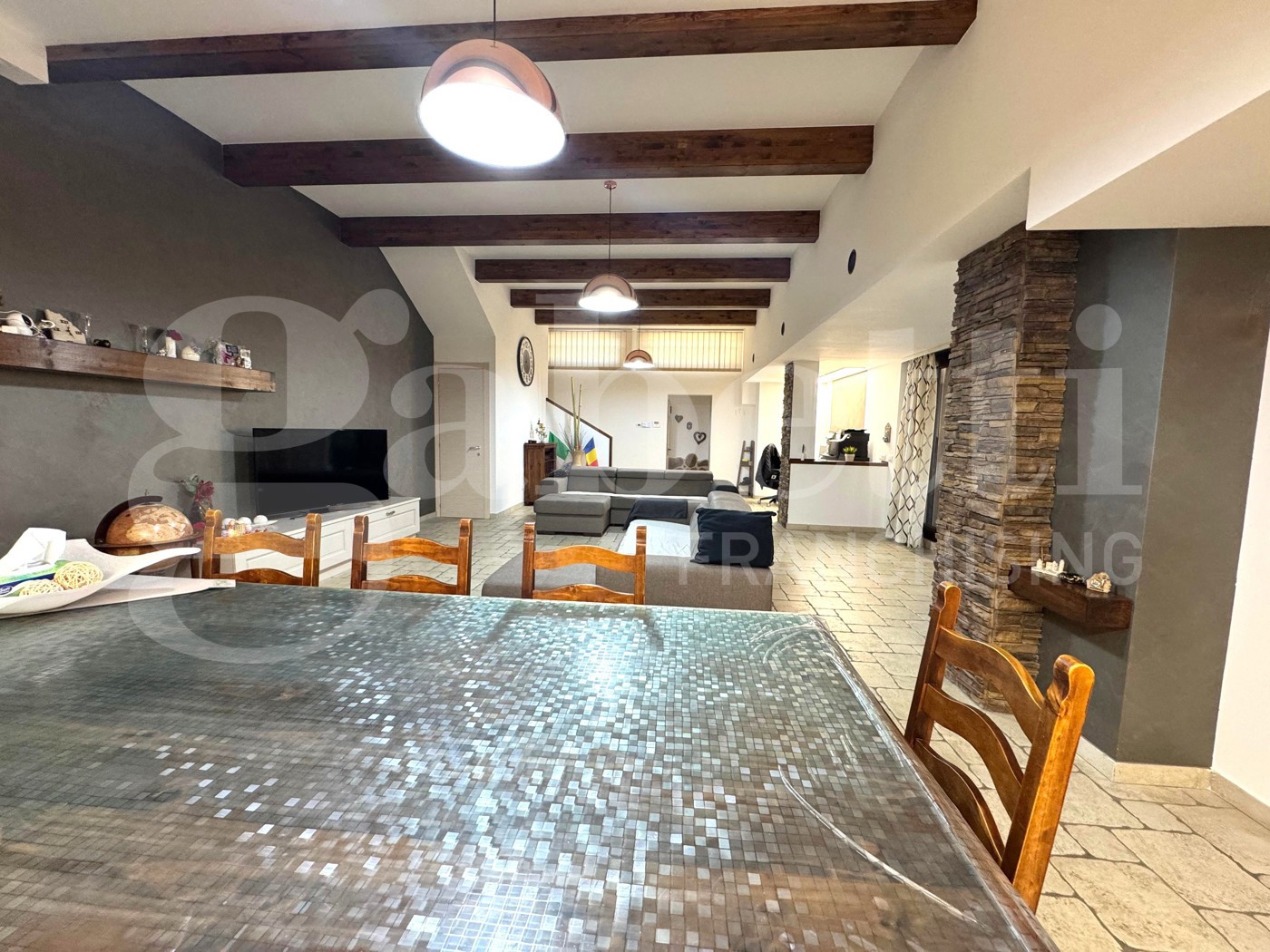 Quadrilocale con giardino a Marino