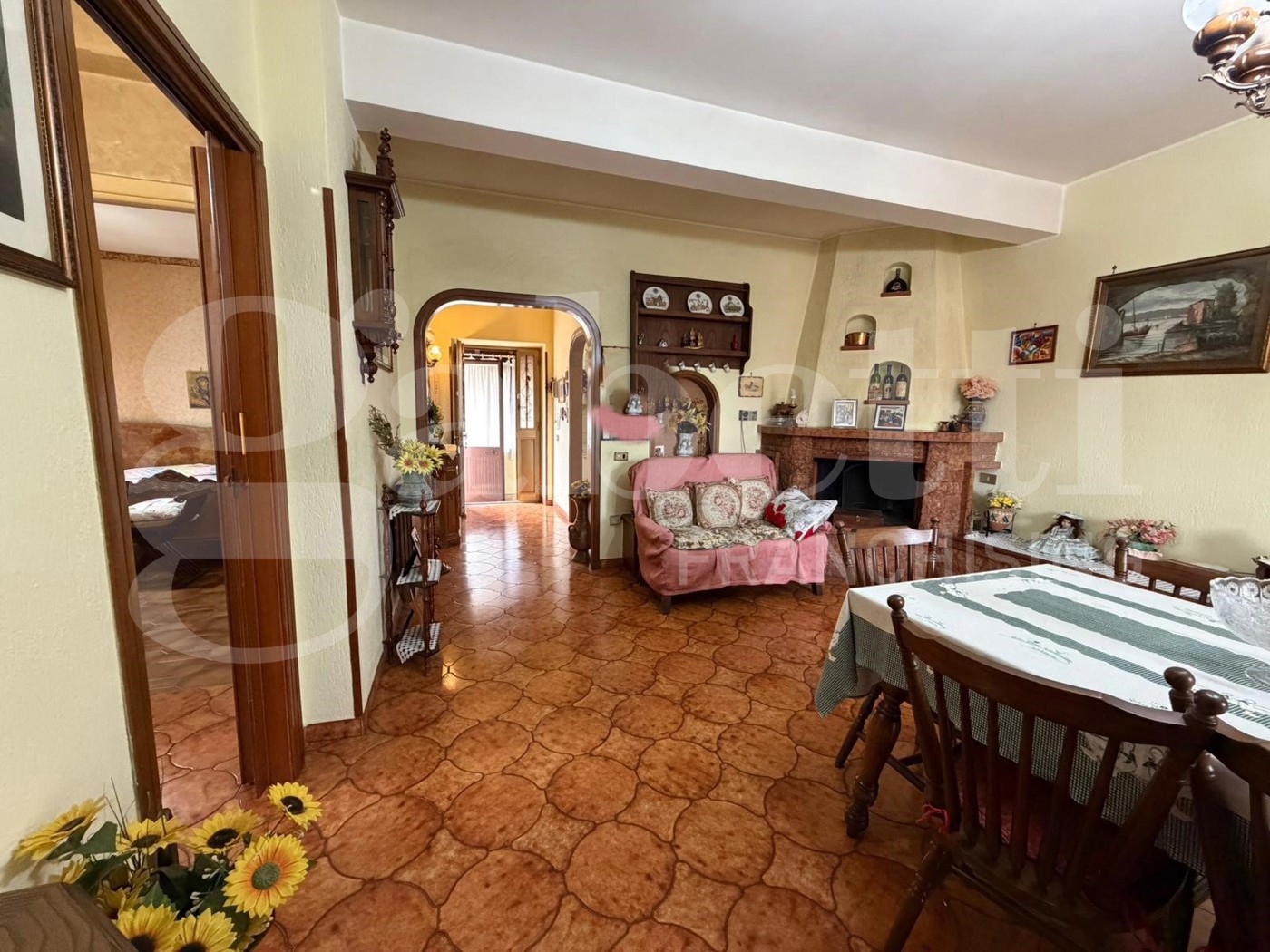 Quadrilocale da ristrutturare a Rocca di Papa