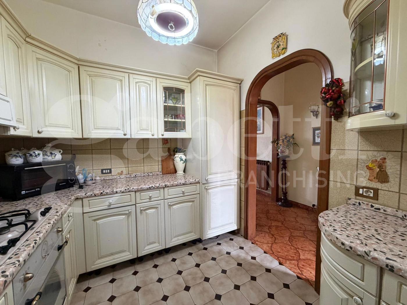 Quadrilocale da ristrutturare a Rocca di Papa