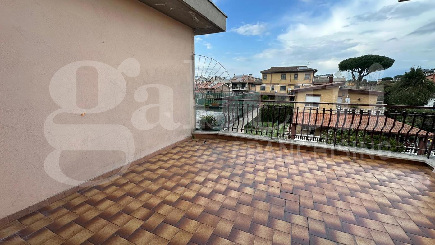 Trilocale arredato in affitto a Marino