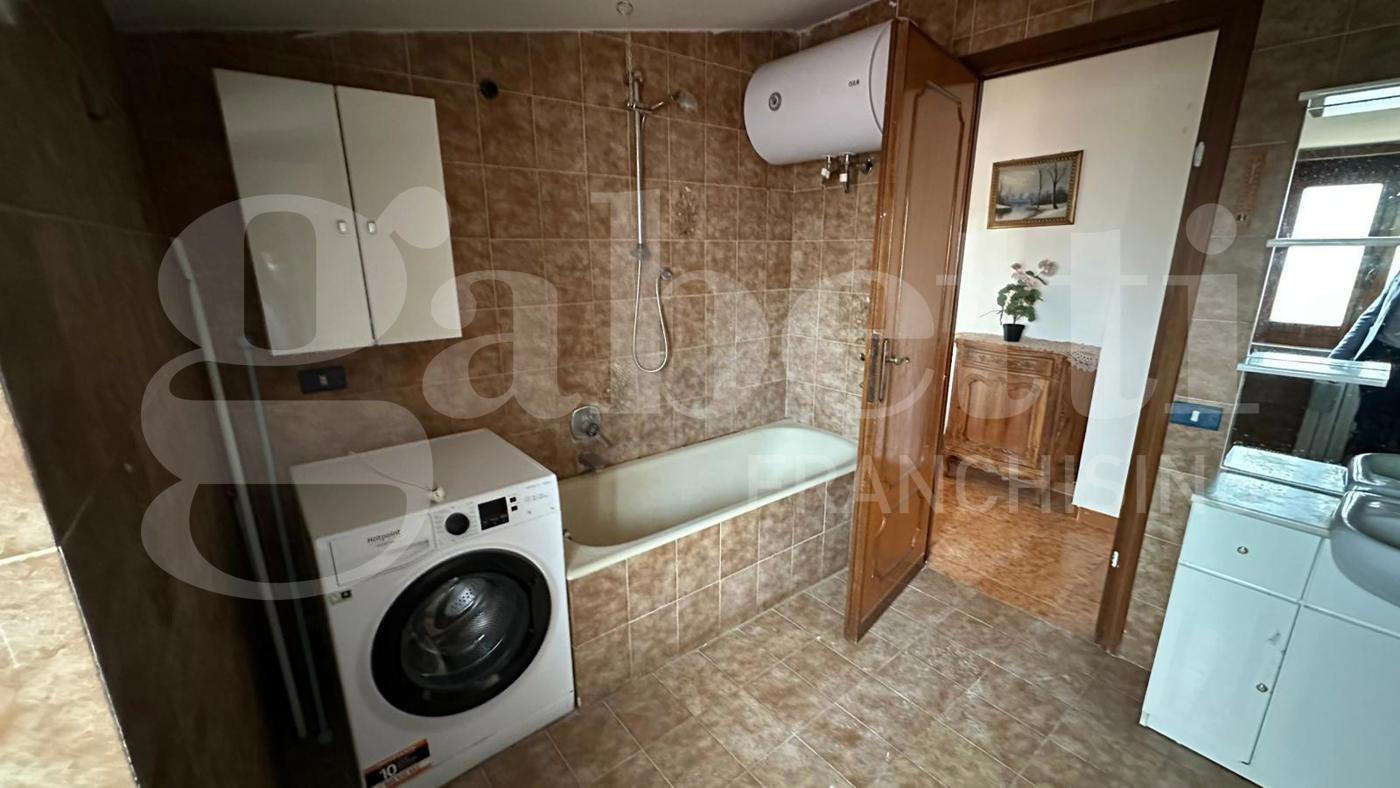 Trilocale arredato in affitto a Marino