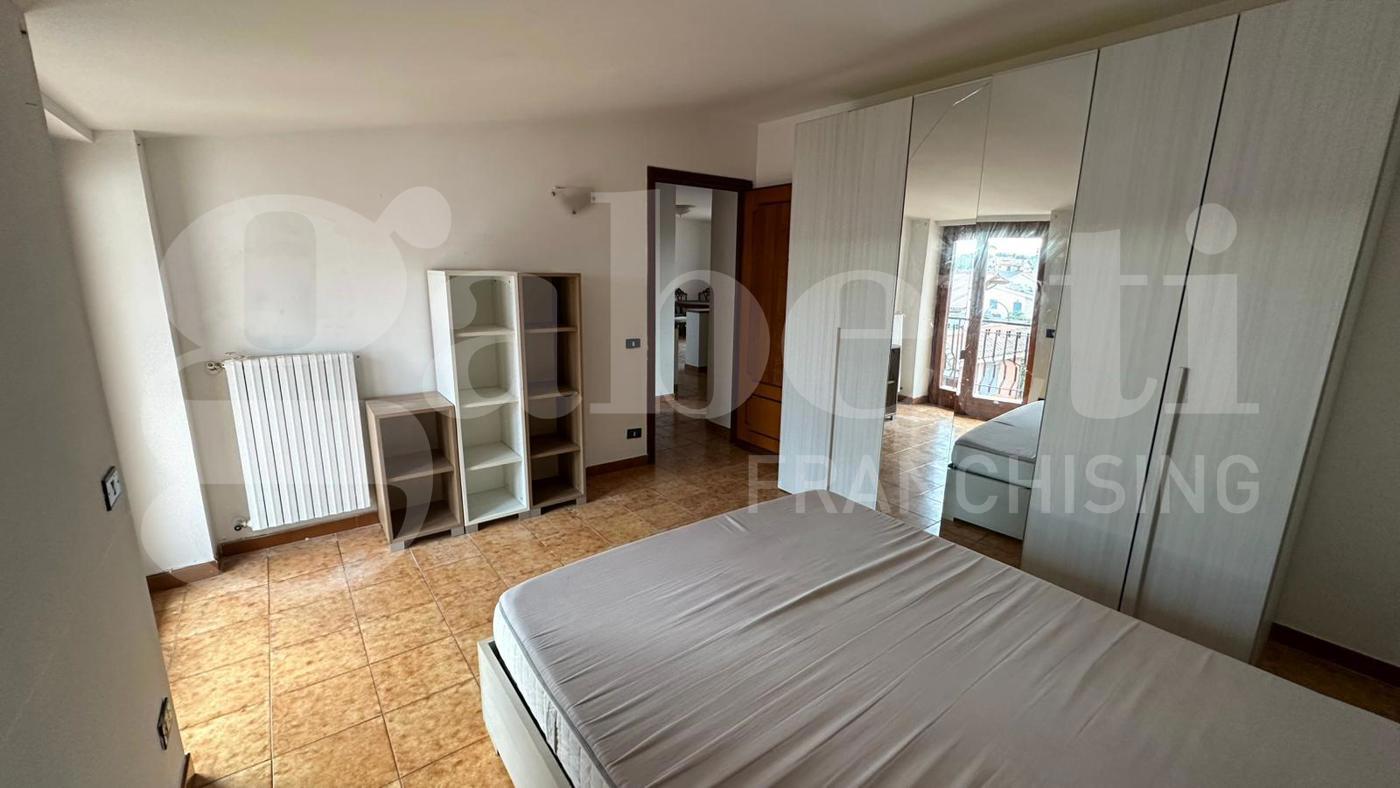 Trilocale arredato in affitto a Marino