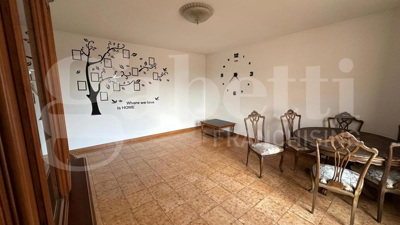 Trilocale arredato in affitto a Marino