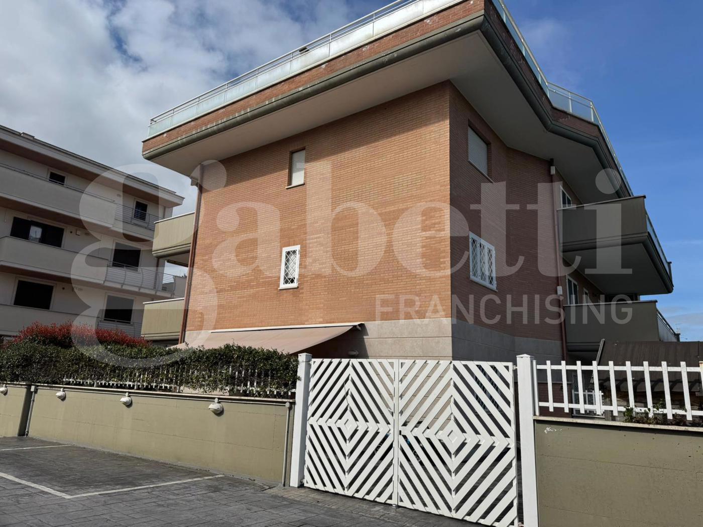 Trilocale con giardino a Marino