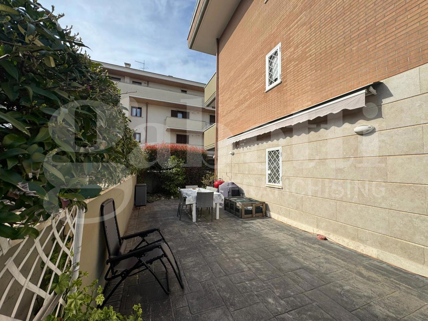 Trilocale con giardino a Marino