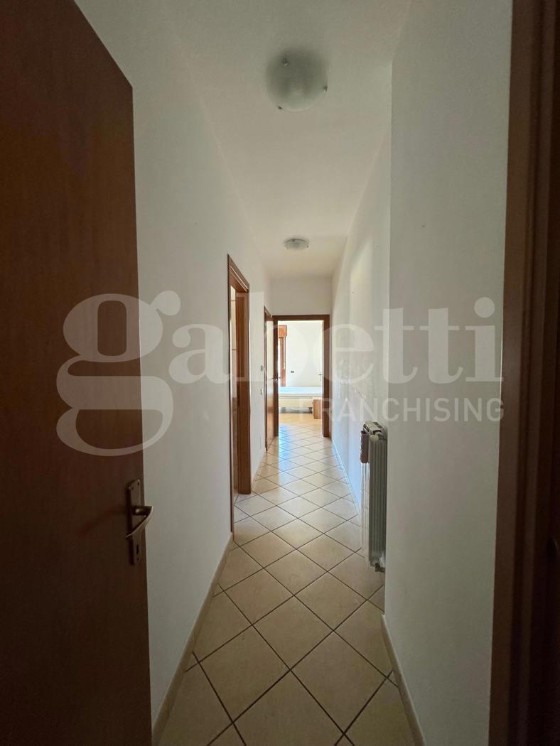 Trilocale arredato in affitto a Marino