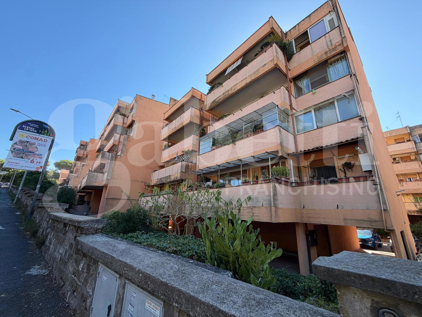 Quadrilocale da ristrutturare a Marino