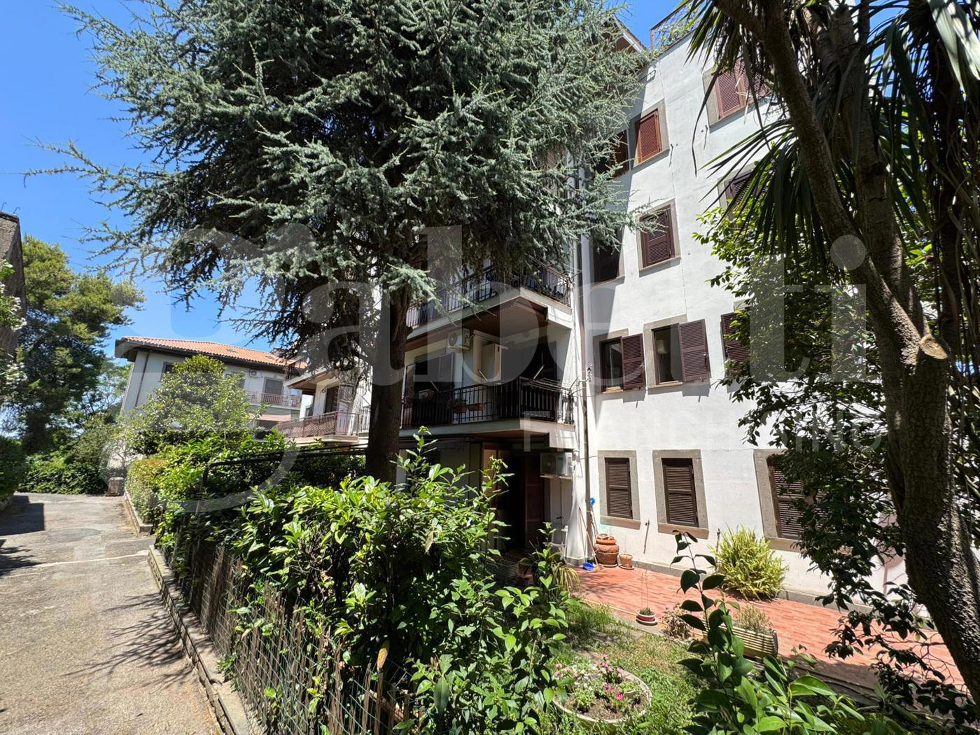 Quadrilocale in vendita a Marino