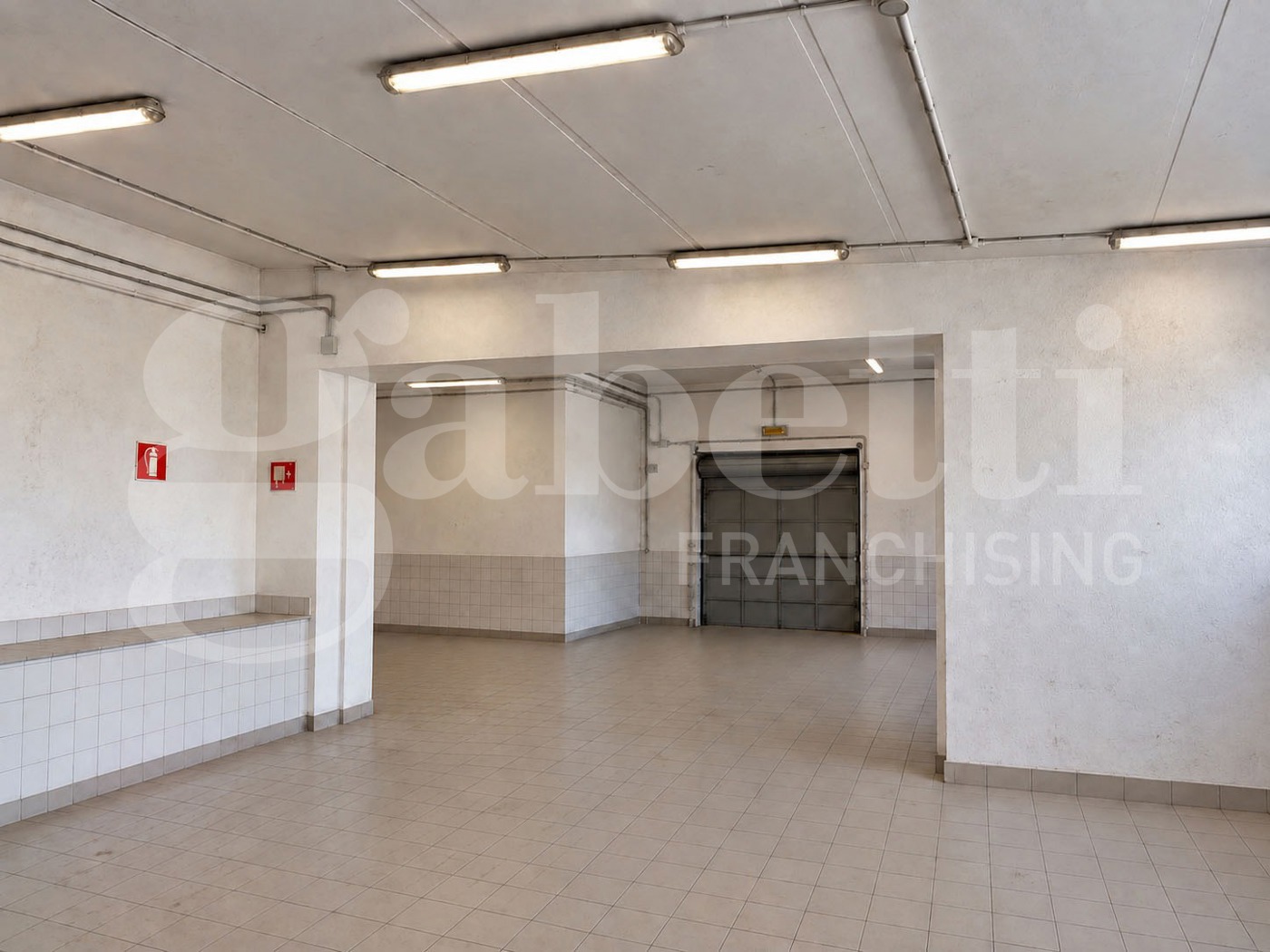 Magazzino in vendita a Marino